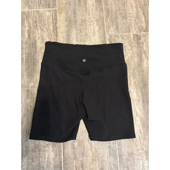 Women’s Athleta Elation 7” Ribbed short Size Large - Picture 3 of 3